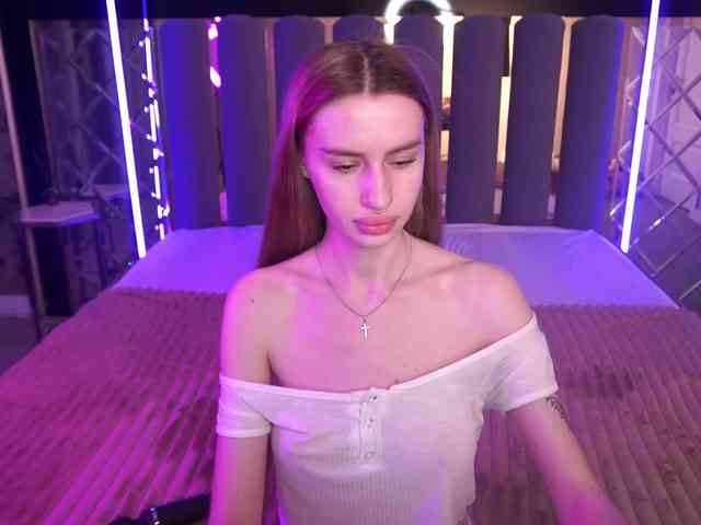 SnowWhiteee webcam