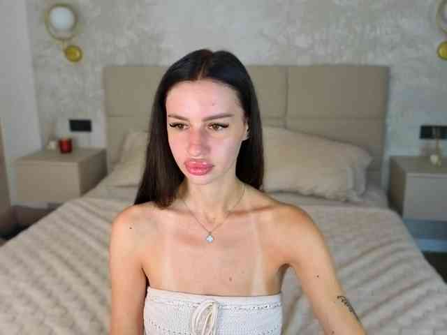 SnowWhiteee Sex Cam Show