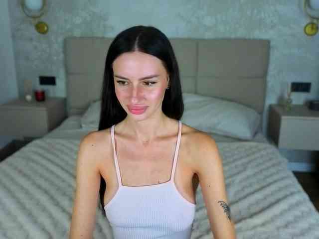 SnowWhiteee webcam