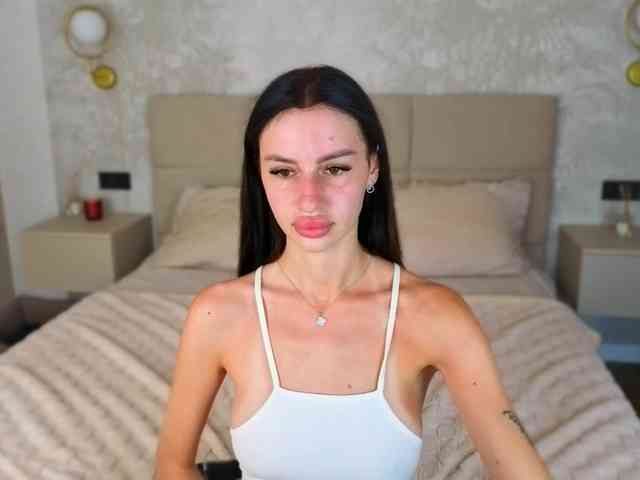 SnowWhiteee webcam