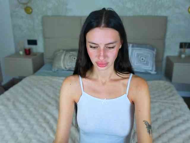 SnowWhiteee webcam