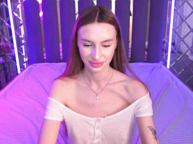 SnowWhiteee webcam