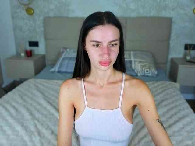 Model: SnowWhiteee