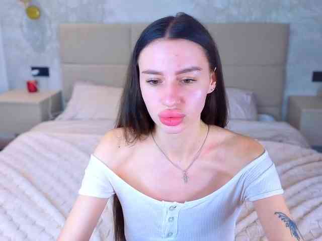 SnowWhiteee webcam