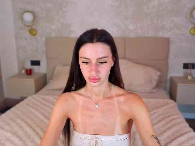 SnowWhiteee webcam