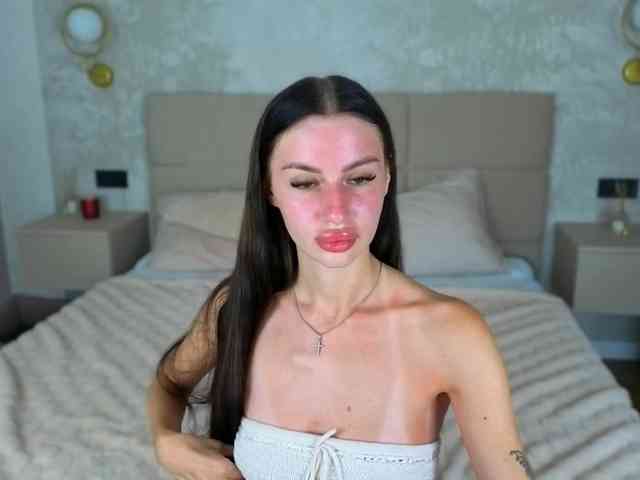 SnowWhiteee webcam