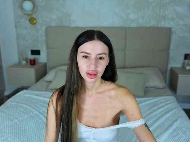 SnowWhiteee webcam
