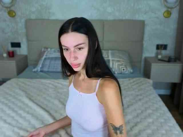 SnowWhiteee webcam