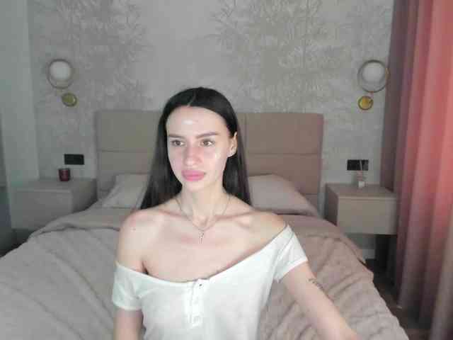 SnowWhiteee webcam