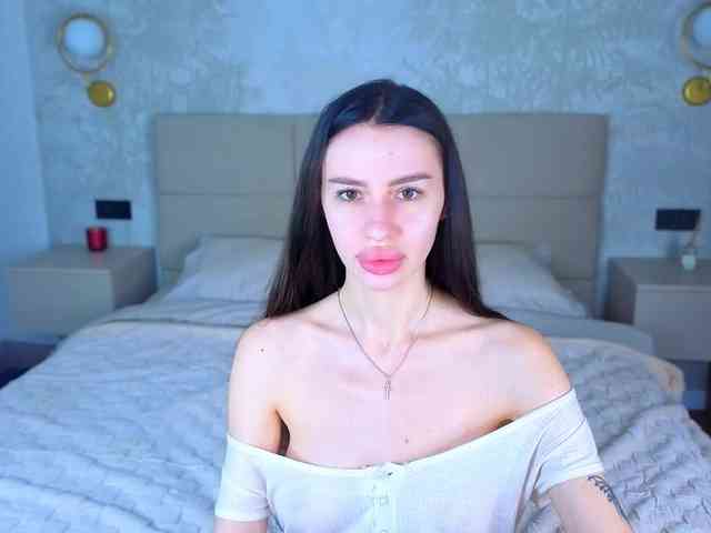 SnowWhiteee webcam