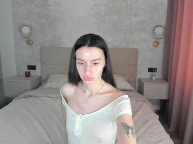 SnowWhiteee SnowWhiteee