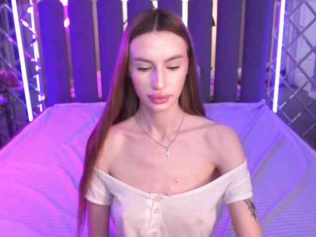 SnowWhiteee webcam