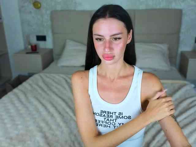SnowWhiteee webcam