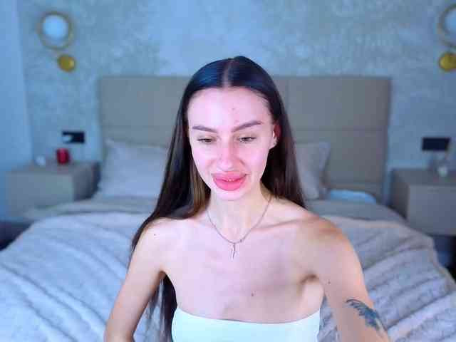SnowWhiteee webcam