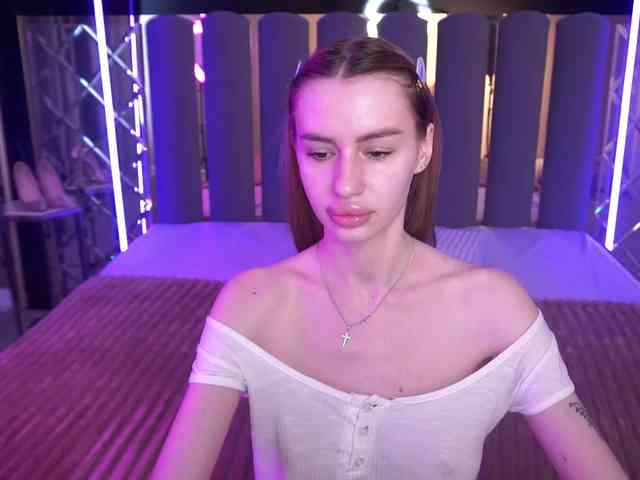 Este modelo está ao vivo agora. SnowWhiteee