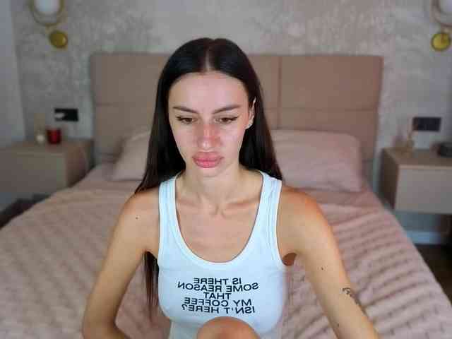 SnowWhiteee webcam