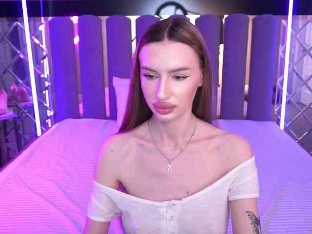 SnowWhiteee webcam