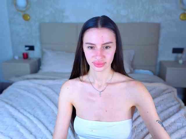 SnowWhiteee webcam