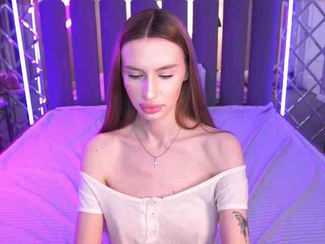 SnowWhiteee webcam