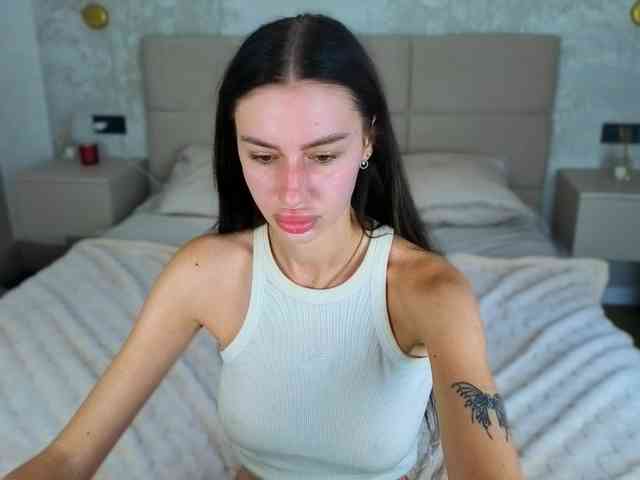 SnowWhiteee webcam