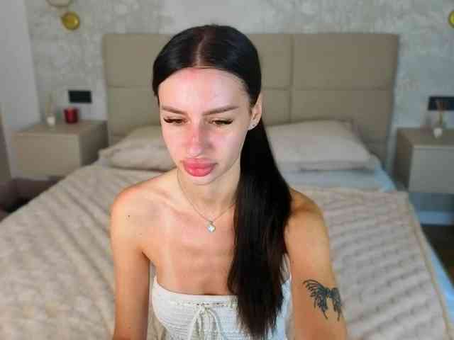 SnowWhiteee webcam