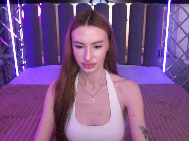 SnowWhiteee webcam