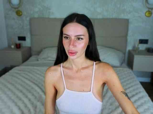 SnowWhiteee webcam