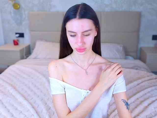 SnowWhiteee webcam