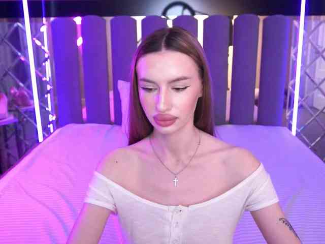 SnowWhiteee webcam