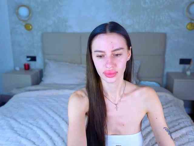 SnowWhiteee webcam