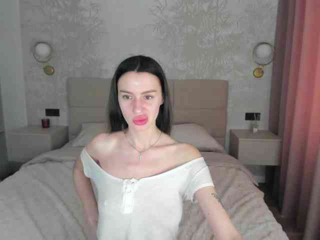 SnowWhiteee SnowWhiteee