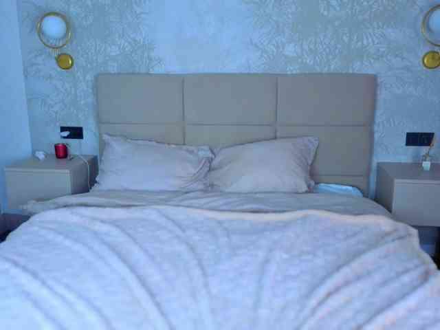 SnowWhiteee webcam