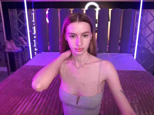 SnowWhiteee webcam