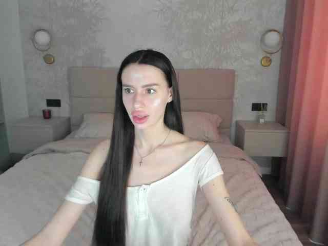 SnowWhiteee webcam