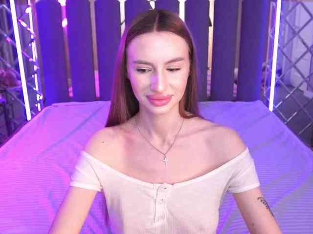 SnowWhiteee webcam