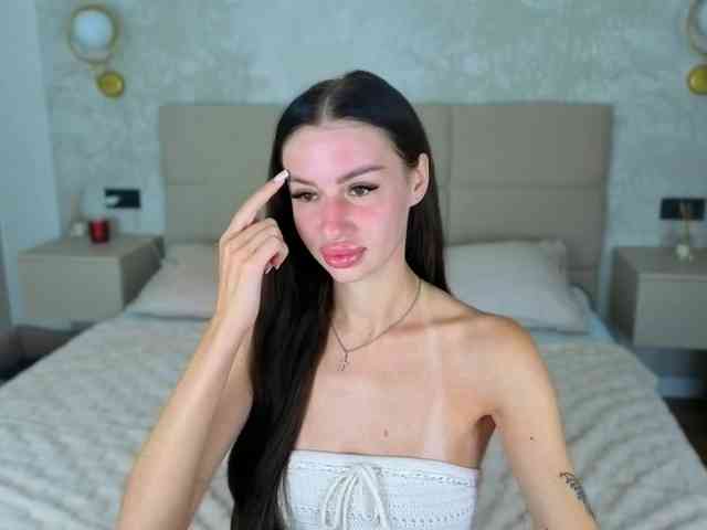 SnowWhiteee webcam
