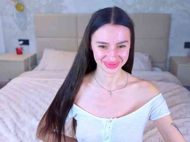 SnowWhiteee webcam