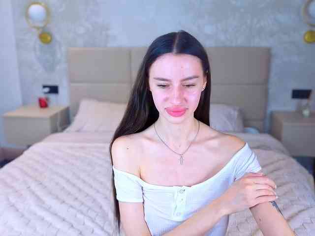 SnowWhiteee webcam