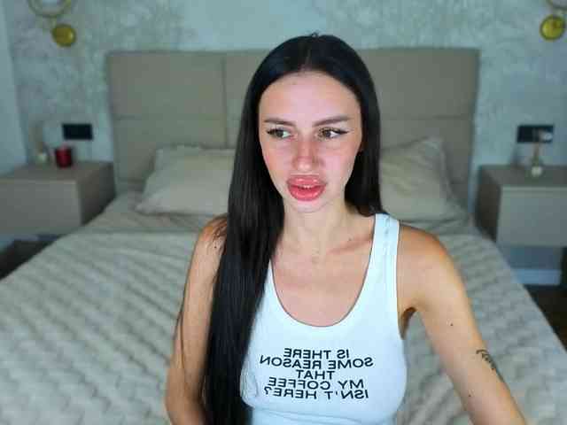 SnowWhiteee webcam