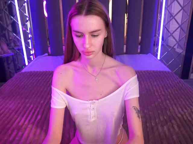SnowWhiteee webcam