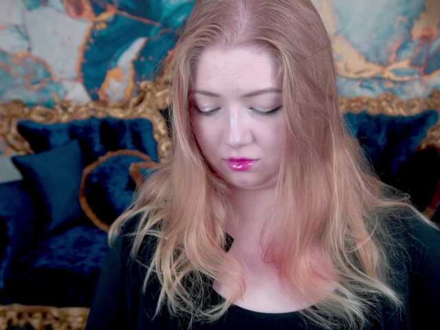 TinkerrBelll live webcam show