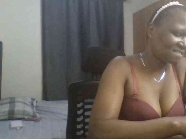 prettyariah webcam