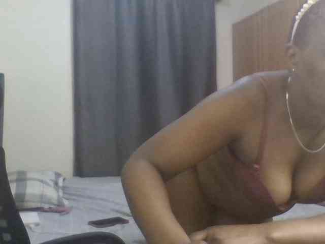 prettyariah webcam