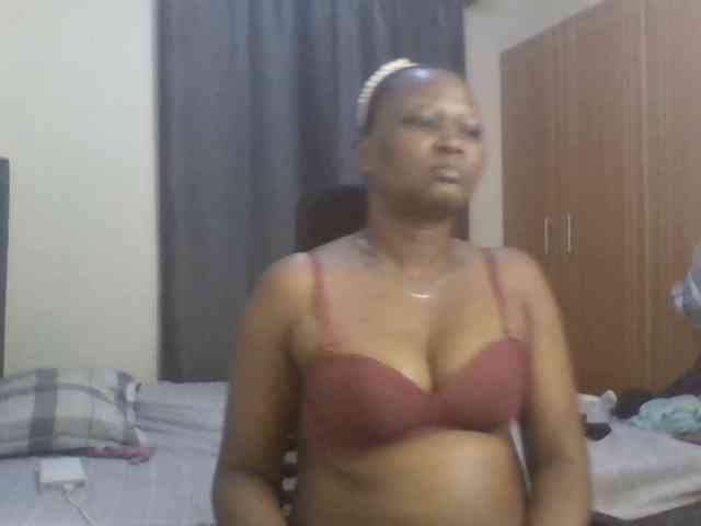 prettyariah webcam