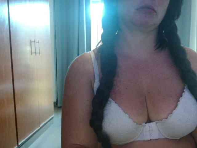 sexymommy77 webcam
