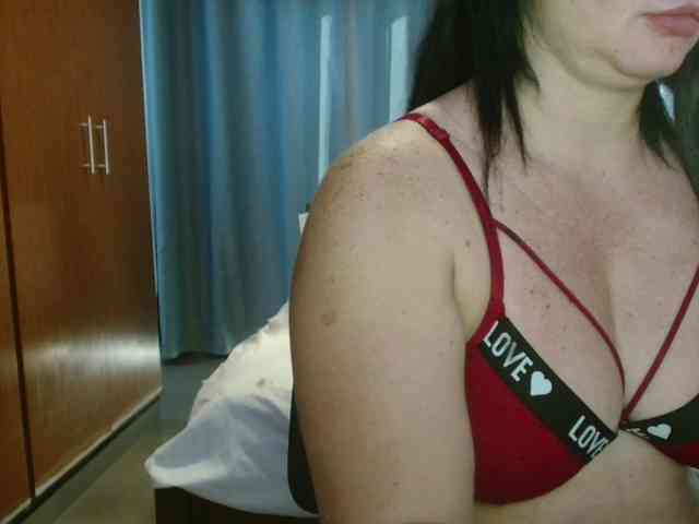 sexymommy77 webcam
