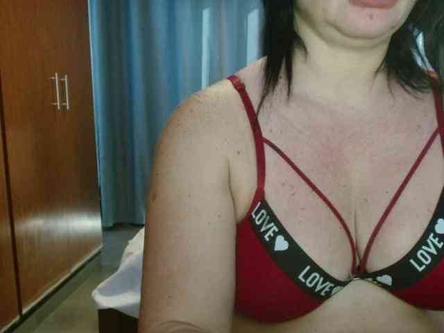 sexymommy77 webcam