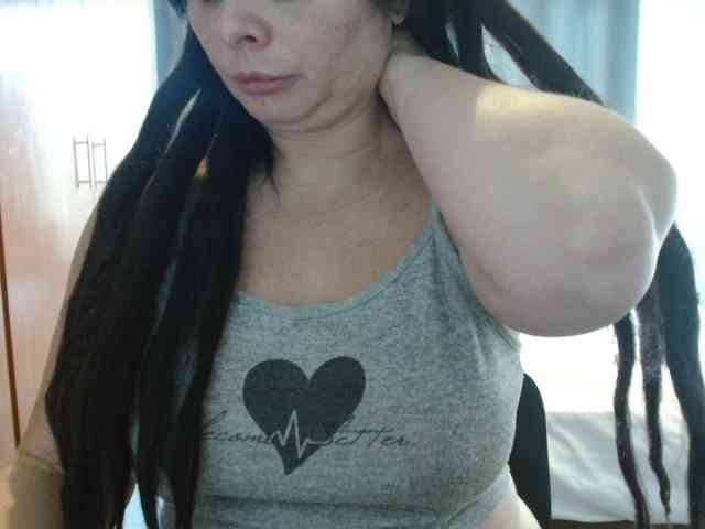 sexymommy77 webcam