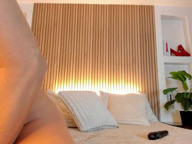 mystic-carito live cam on BongaCams