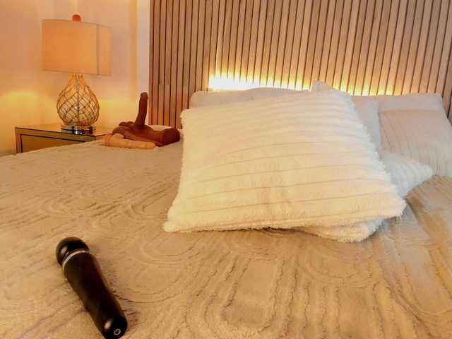 mystic-carito live cam on BongaCams